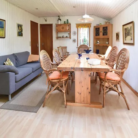 Semesterbostad Five Bedroom Holiday In *