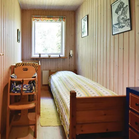 Five Bedroom Holiday In Millinge