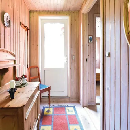 Five Bedroom Holiday In Millinge